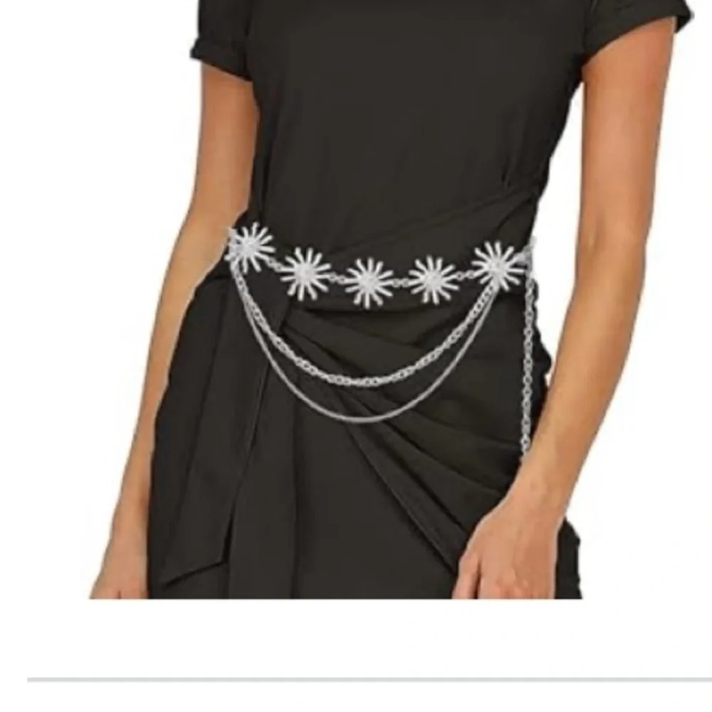FESTIVAL VIBES! Silver Floral Chain Belt - Picture 1 of 3